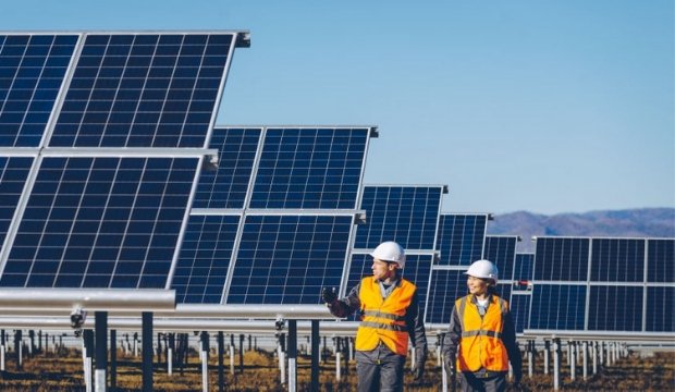 Top Solar Energy Companies Leading the Industry in 2025